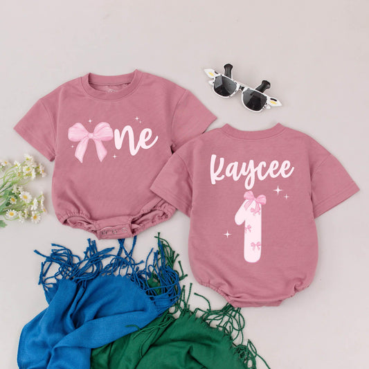 Personalized First Birthday Girl Romper Bodysuit with Pink Bow and 'One' Design for Cake Smash Outfit One Year Old Baby Girl Celebration Gift