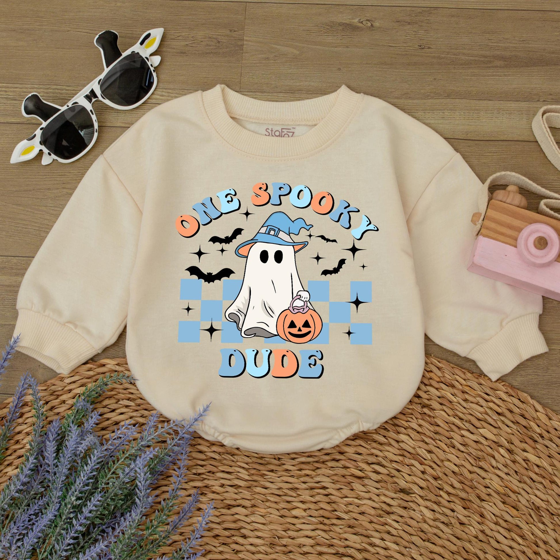One Spooky Dude Halloween Birthday Sweatshirt Retro Ghost Pumpkin Design for Toddler Boys First Birthday Party Casual Fall Outfit