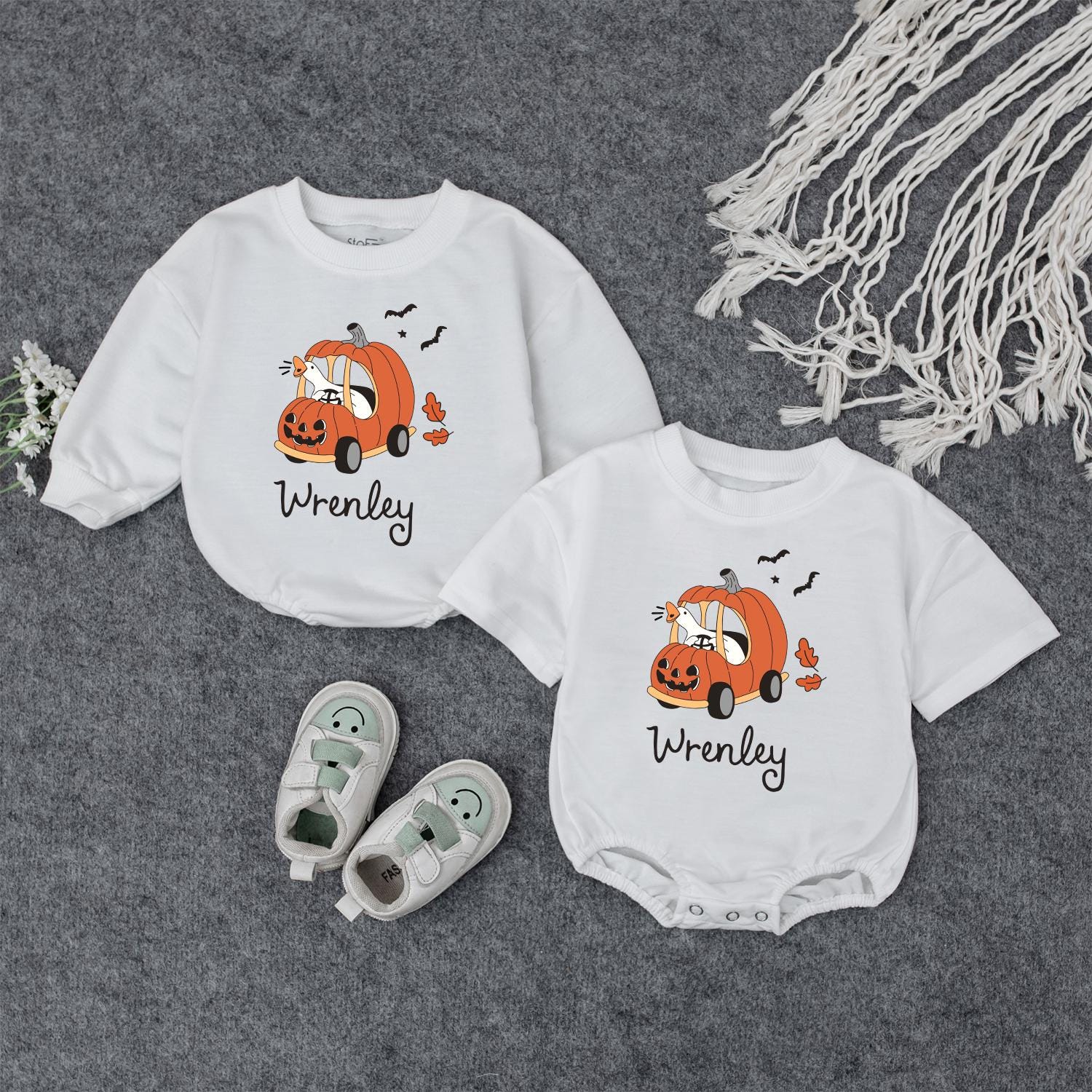 Personalized Halloween Pumpkin Car Baby Outfit Cat Driving Jack-o'-lantern Design Matching Fall Toddler Sweatshirt with Flying Bats Autumn Leaf
