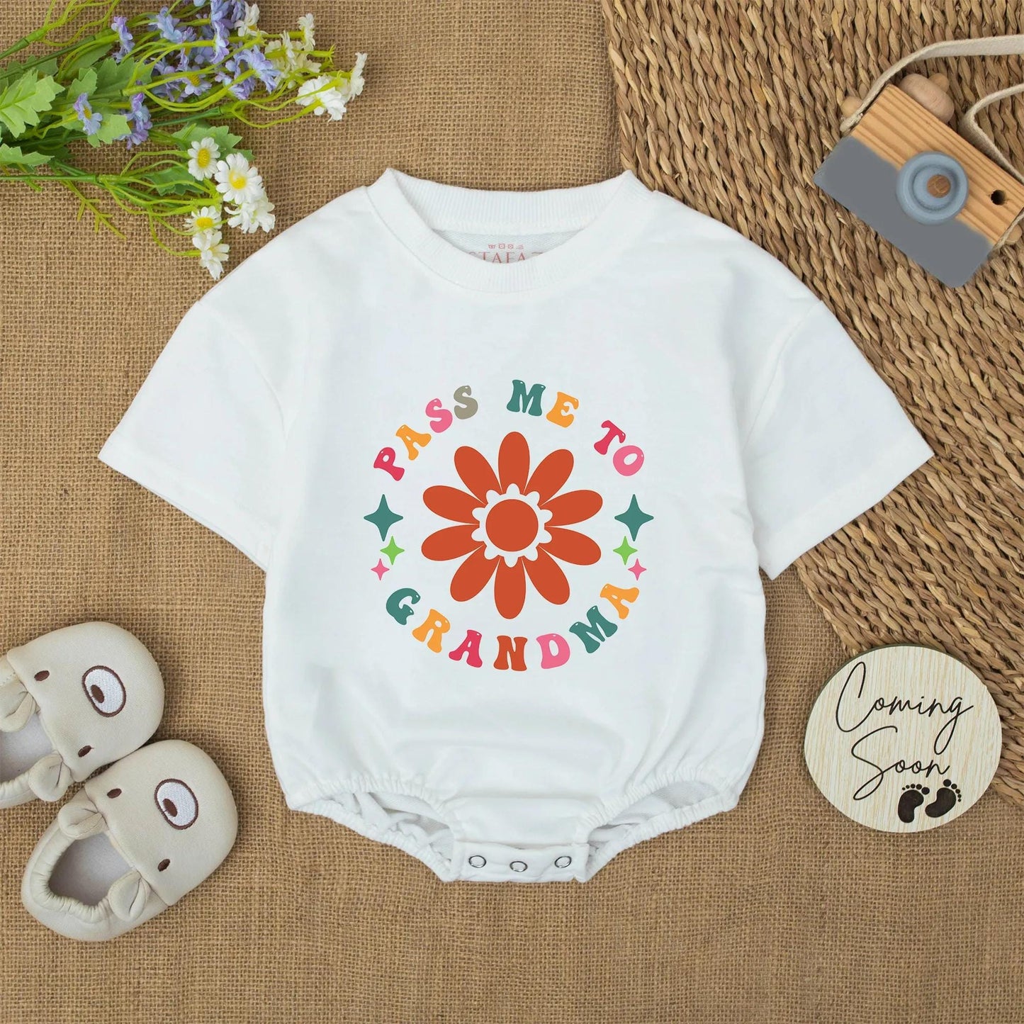 Retro Pass Me to Grandma Baby Romper Cute Floral Outfit with Pink Orange Green Blue Colors Infant Bodysuit for Grandma Gift Baby Shower