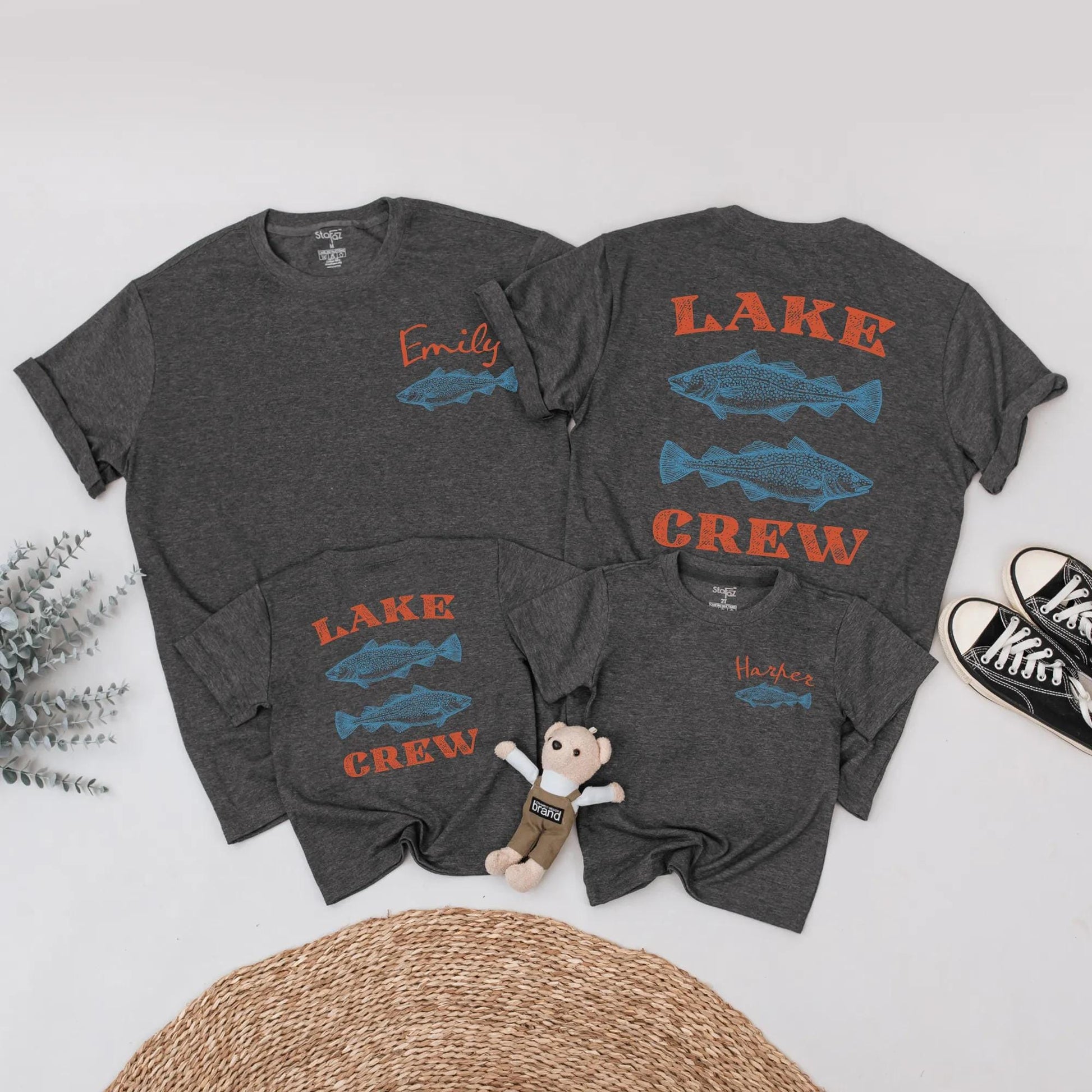 Custom Lake Crew Matching Family Shirts Vintage Fish Design Summer Vacation Outfits Personalized Red Cursive Name Tees Family Group Trip Clothes