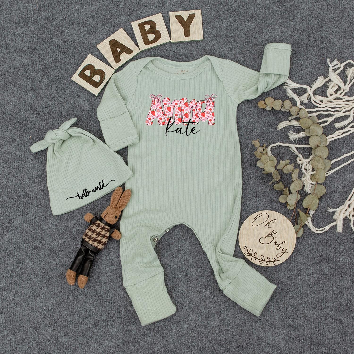 Personalized Strawberry Baby Bodysuit with Name Anni & Kate, Custom Girl Romper, Newborn Outfit, Cute Shower Gift, Soft Cotton Coming Home Clothes (139 chars)