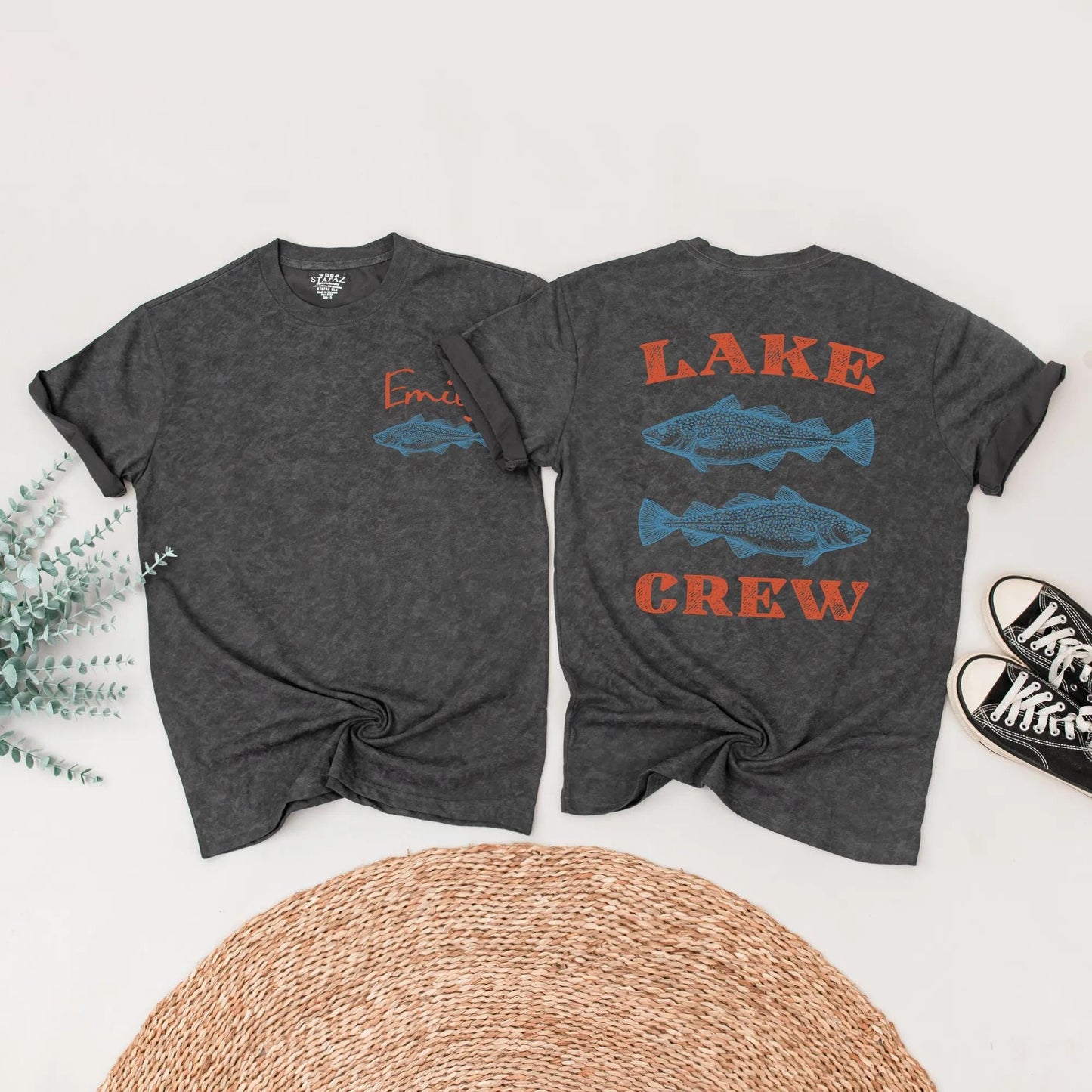 Custom Lake Crew Matching Family Shirts Vintage Fish Design Summer Vacation Outfits Personalized Red Cursive Name Tees Family Group Trip Clothes