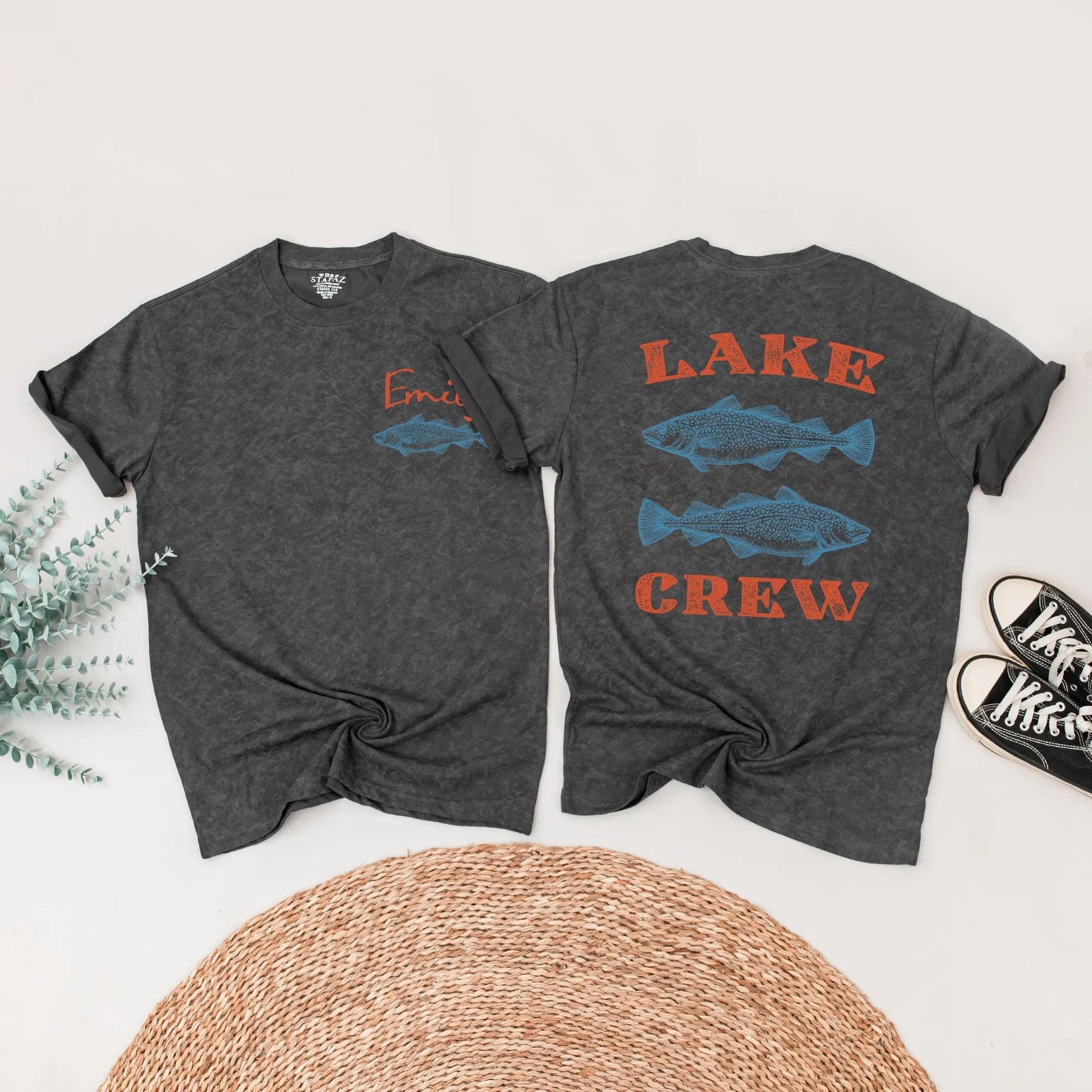Custom Lake Crew Matching Family Shirts Vintage Fish Design Summer Vacation Outfits Personalized Red Cursive Name Tees Family Group Trip Clothes