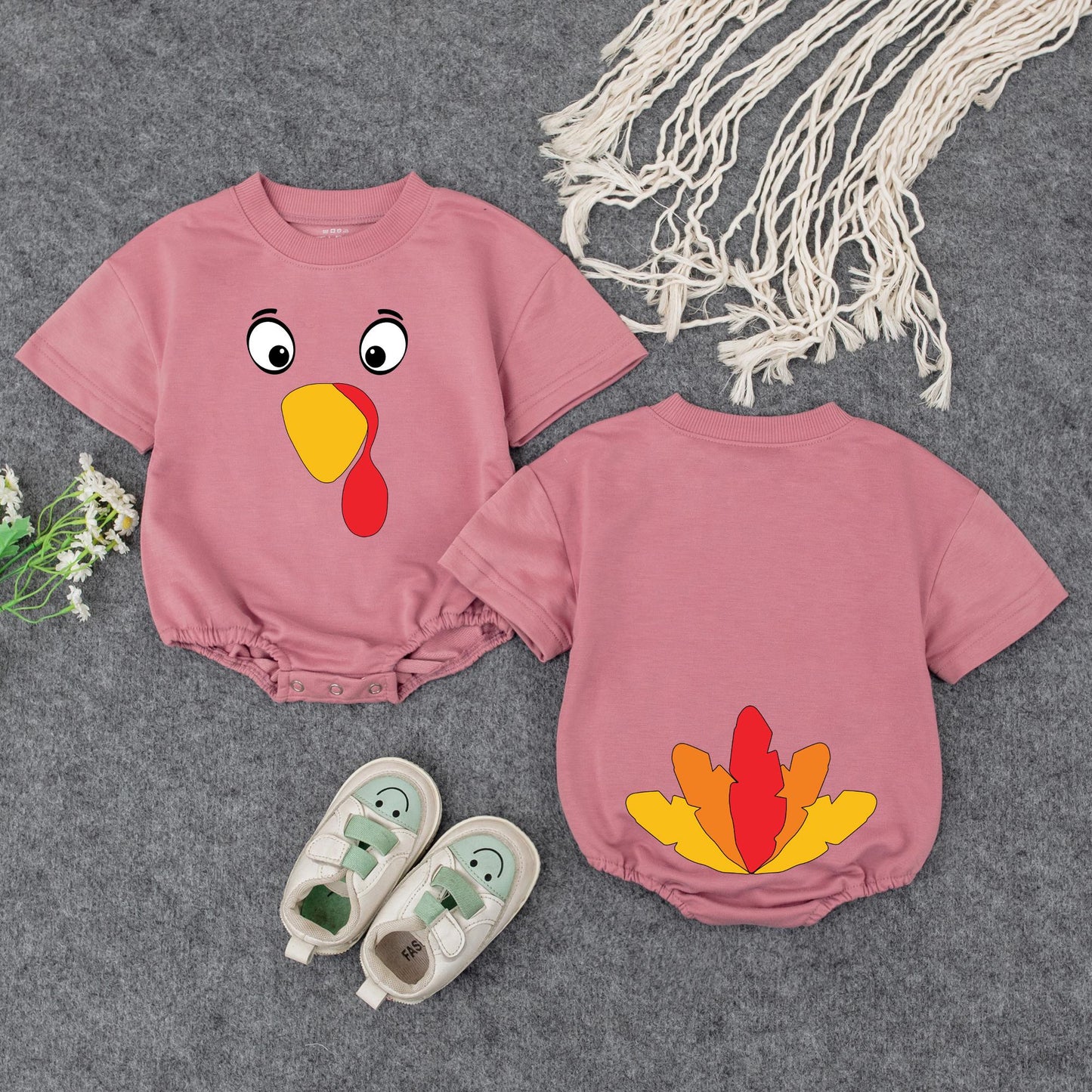 Cute Turkey Face Sweatshirt, Thanksgiving Outfit for Baby Toddler, Funny Fall Holiday Costume Shirt for Boys Girls, Playful Cartoon Design, 130-140 chars