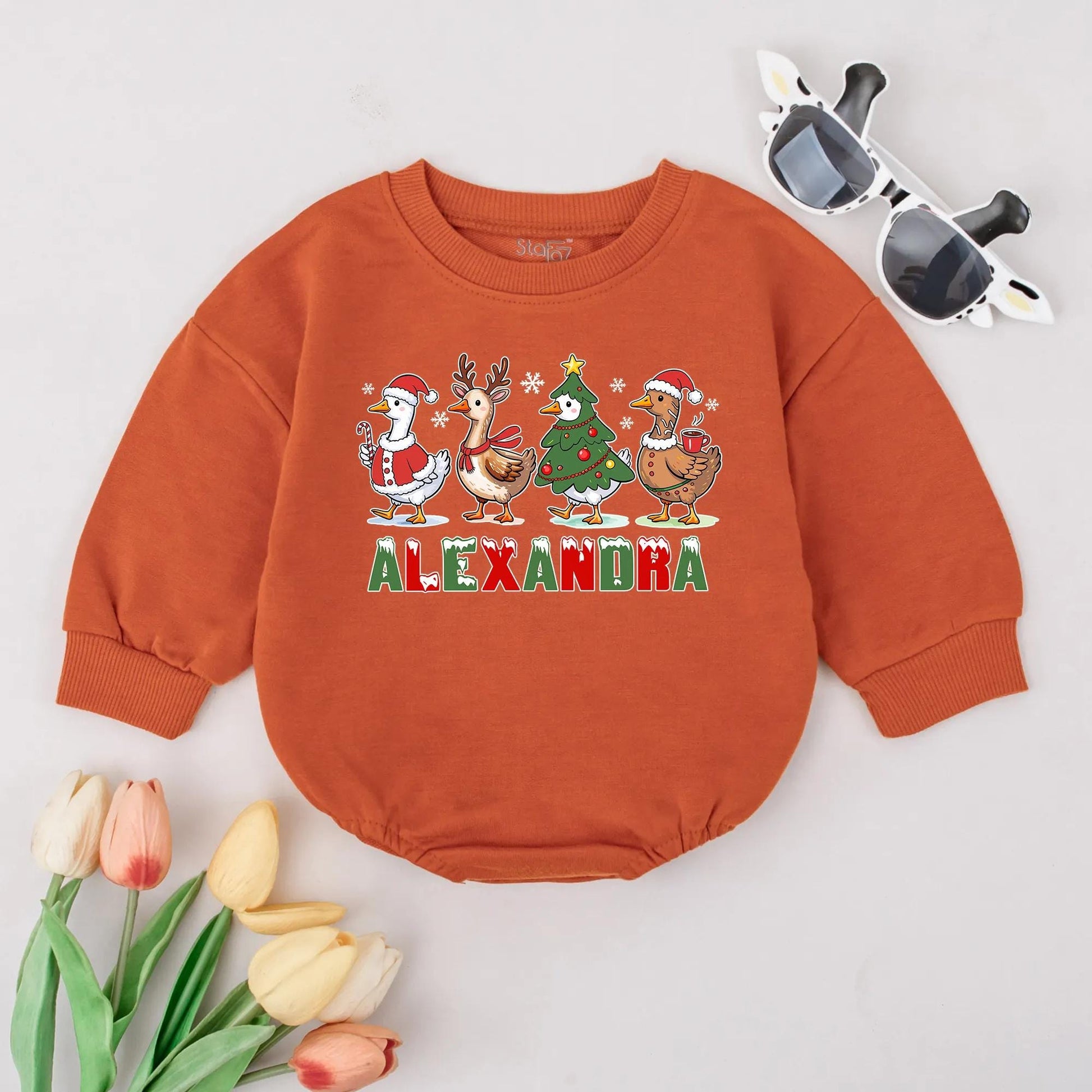 Personalized Christmas Goose Baby Romper with Name Cute Festive Winter Outfit First Xmas Bodysuit Gift featuring Santa Reindeer Tree Snowflakes for Infants