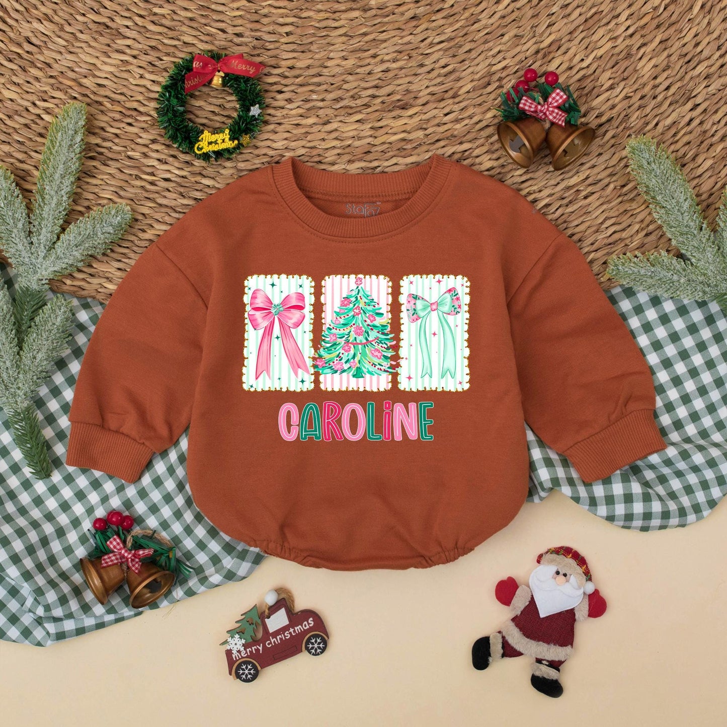 Personalized Christmas Romper for Baby Girl, Bow & Tree Outfit, Custom Name Xmas Bodysuit, Infant Holiday Clothing, Festive Toddler Gift, Caroline Design 138