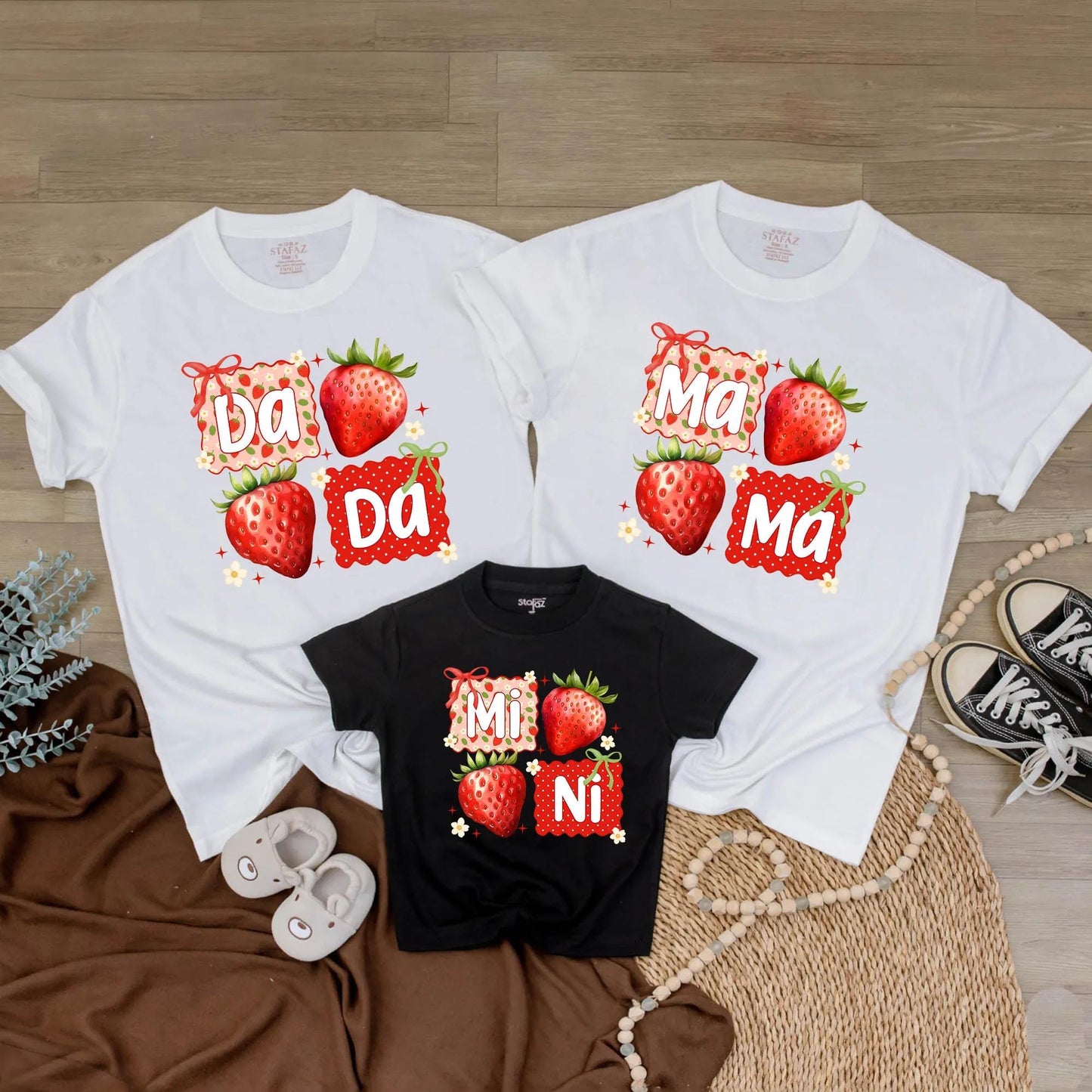 Cute Strawberry Dada Mama Matching Family T-Shirts Mimi Bubble Romper New Parents Gift Mother Father Day Playful Floral Bow Design
