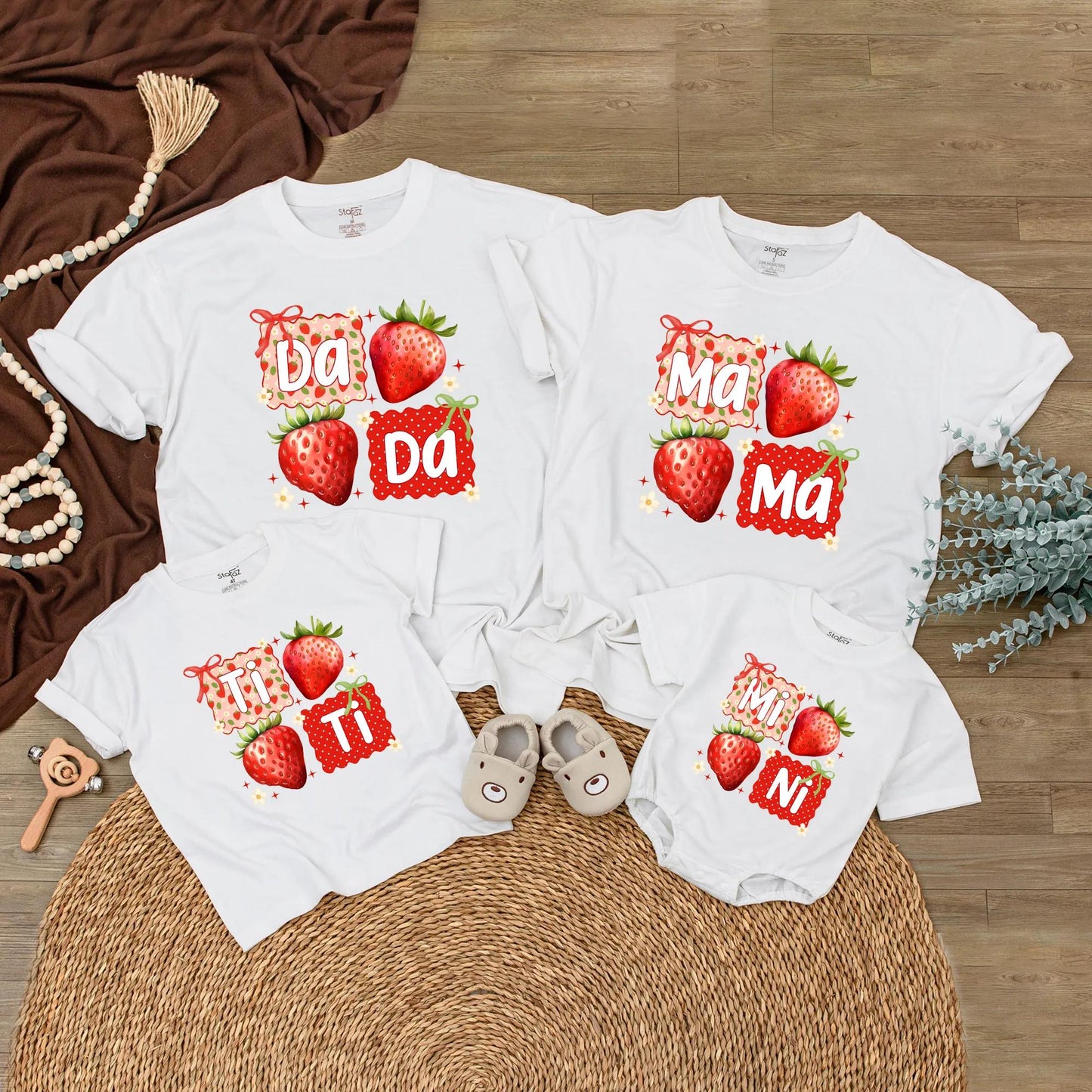 Cute Strawberry Dada Mama Matching Family T-Shirts Mimi Bubble Romper New Parents Gift Mother Father Day Playful Floral Bow Design