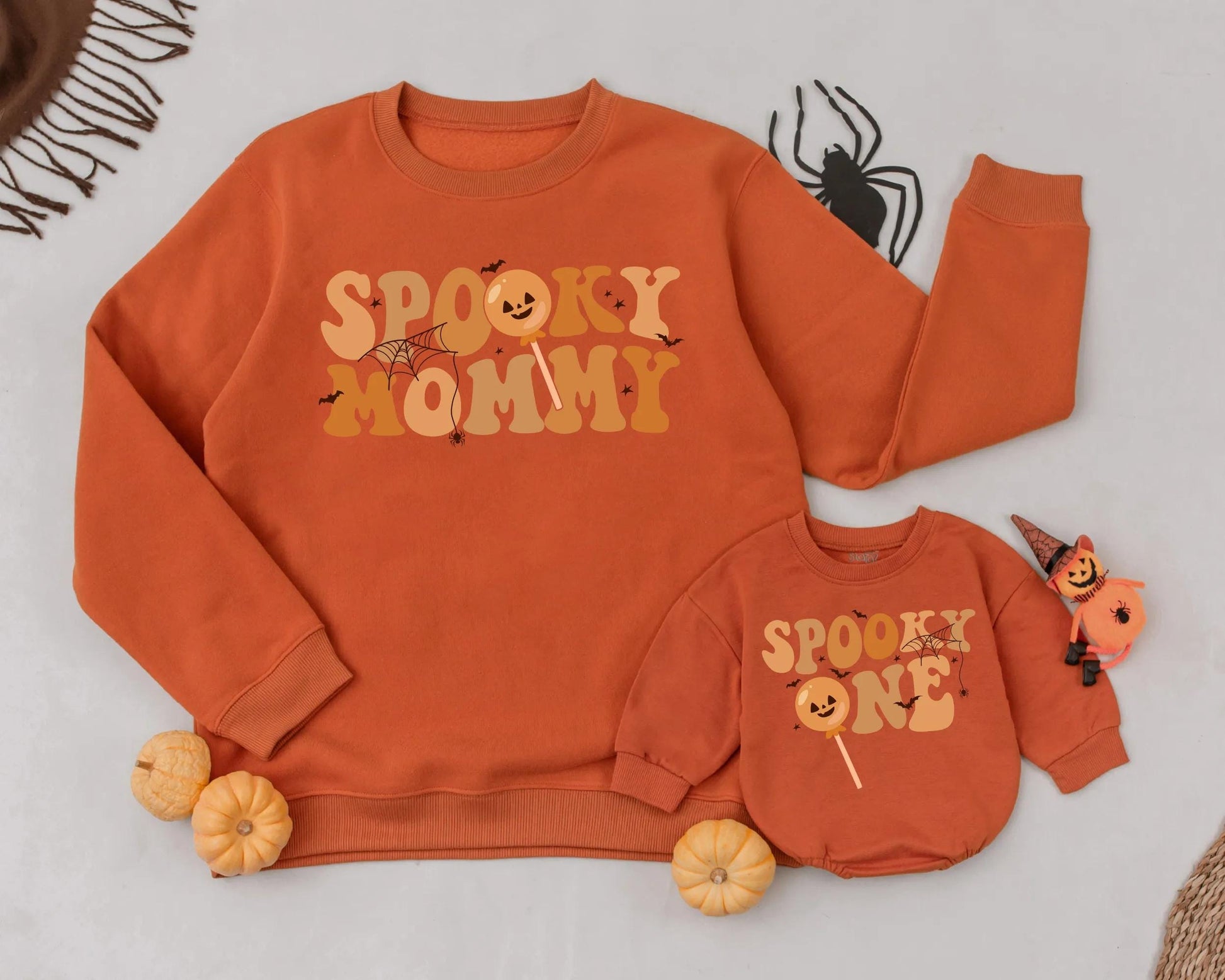 Spooky Mommy & Me Matching Sweatshirts Retro Halloween Outfits Pumpkin Lollipop Bats Stars First Halloween Gift Orange Comfy Family Costume 134c
