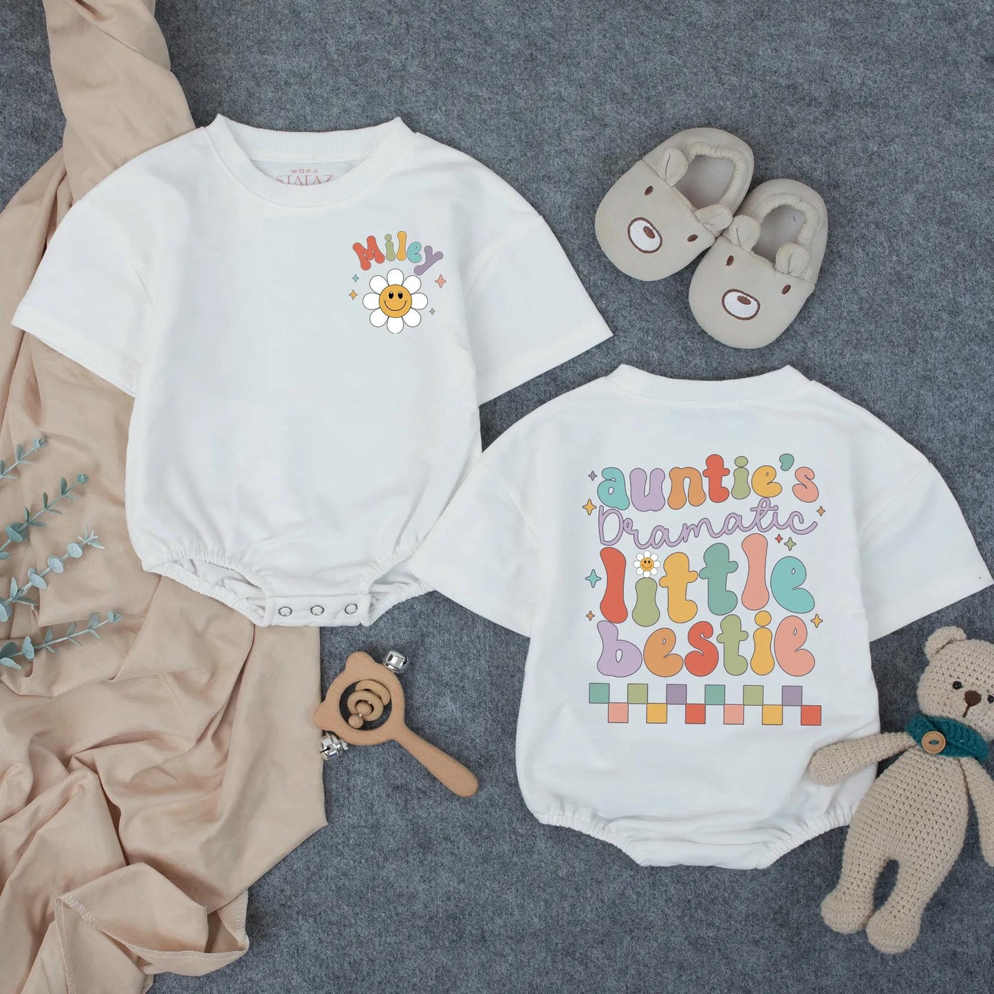 Auntie's Dramatic Little Bestie Baby Romper, Retro Starburst Design, Custom Name Outfit, Playful Summer Clothes, Newborn Gift with Daisy Accent 