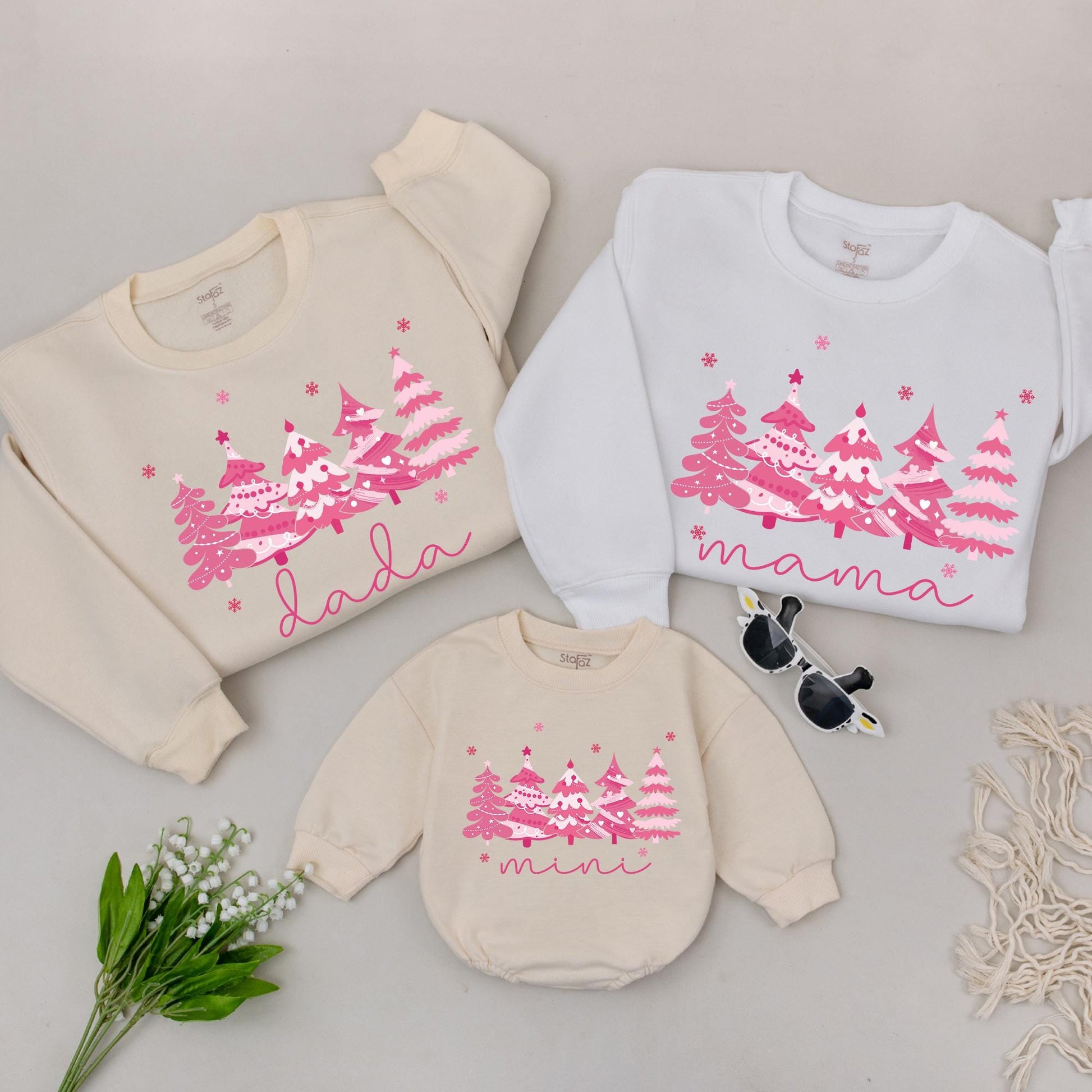 Retro Pink Christmas Tree Family Sweatshirt Matching Set, Dada Mama Mini Holiday Outfits, Whimsical Christmas Gift Romper, Comfy Soft Cotton 139