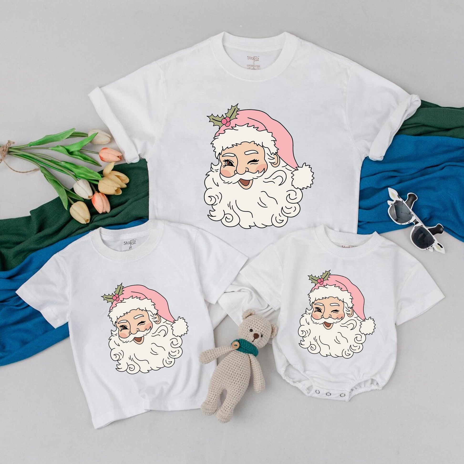 Retro Pink Santa Matching Family T-Shirts Vintage Christmas Cute Winking Santa Holiday Tees for Mom and Me